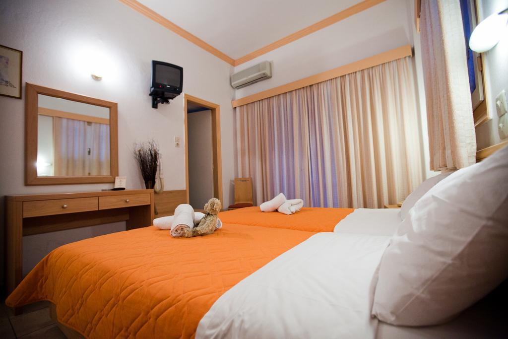 Hotel Possidon Aegina Quarto foto