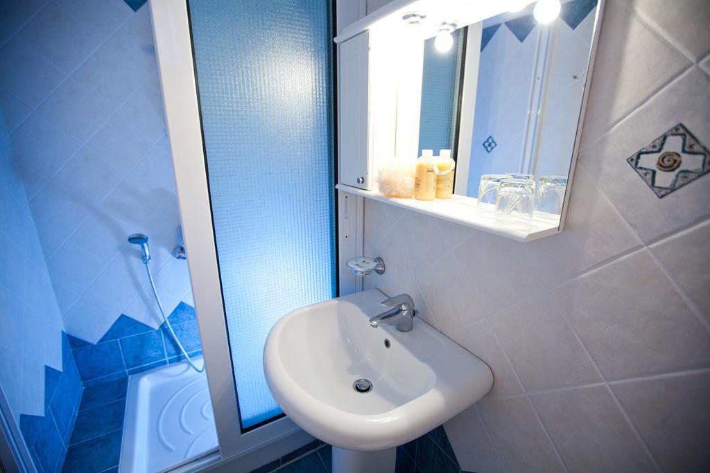 Hotel Possidon Aegina Quarto foto